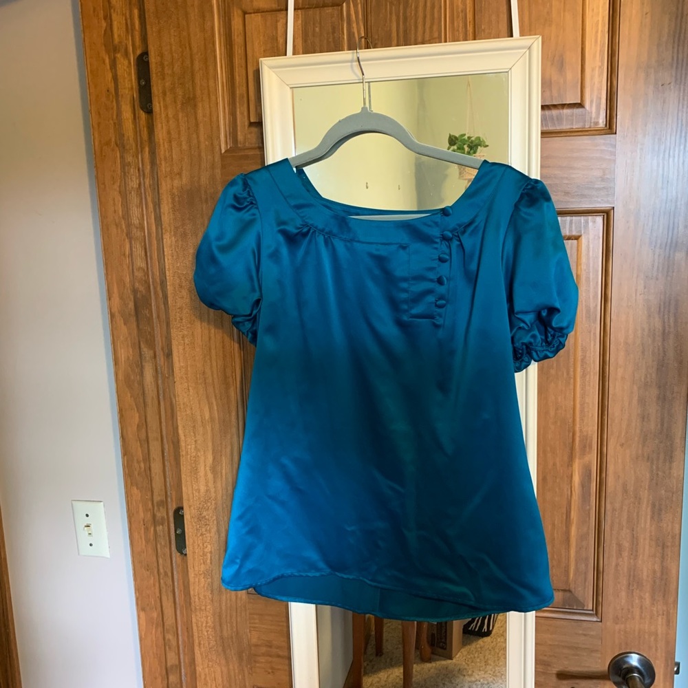 Women’s short sleeved blouse size large